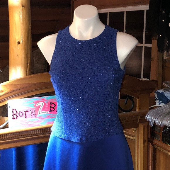 Formal Dress - Absolutely stunning - Picture 6 of 15